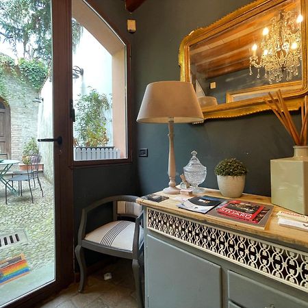 Le Camere Di Bsuites Affittacamere Парма Екстериор снимка