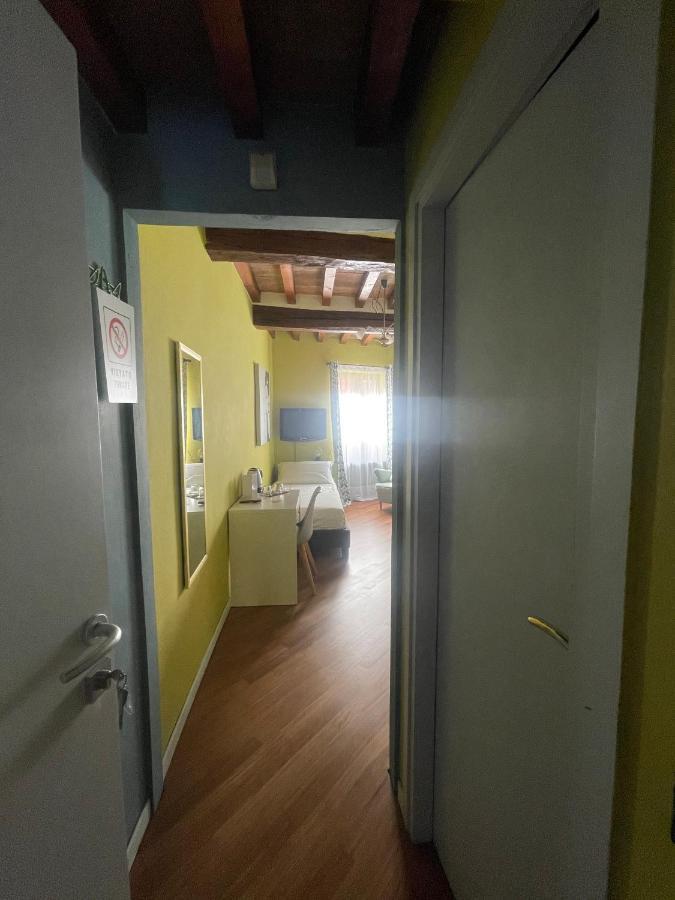 Le Camere Di Bsuites Affittacamere Парма Екстериор снимка