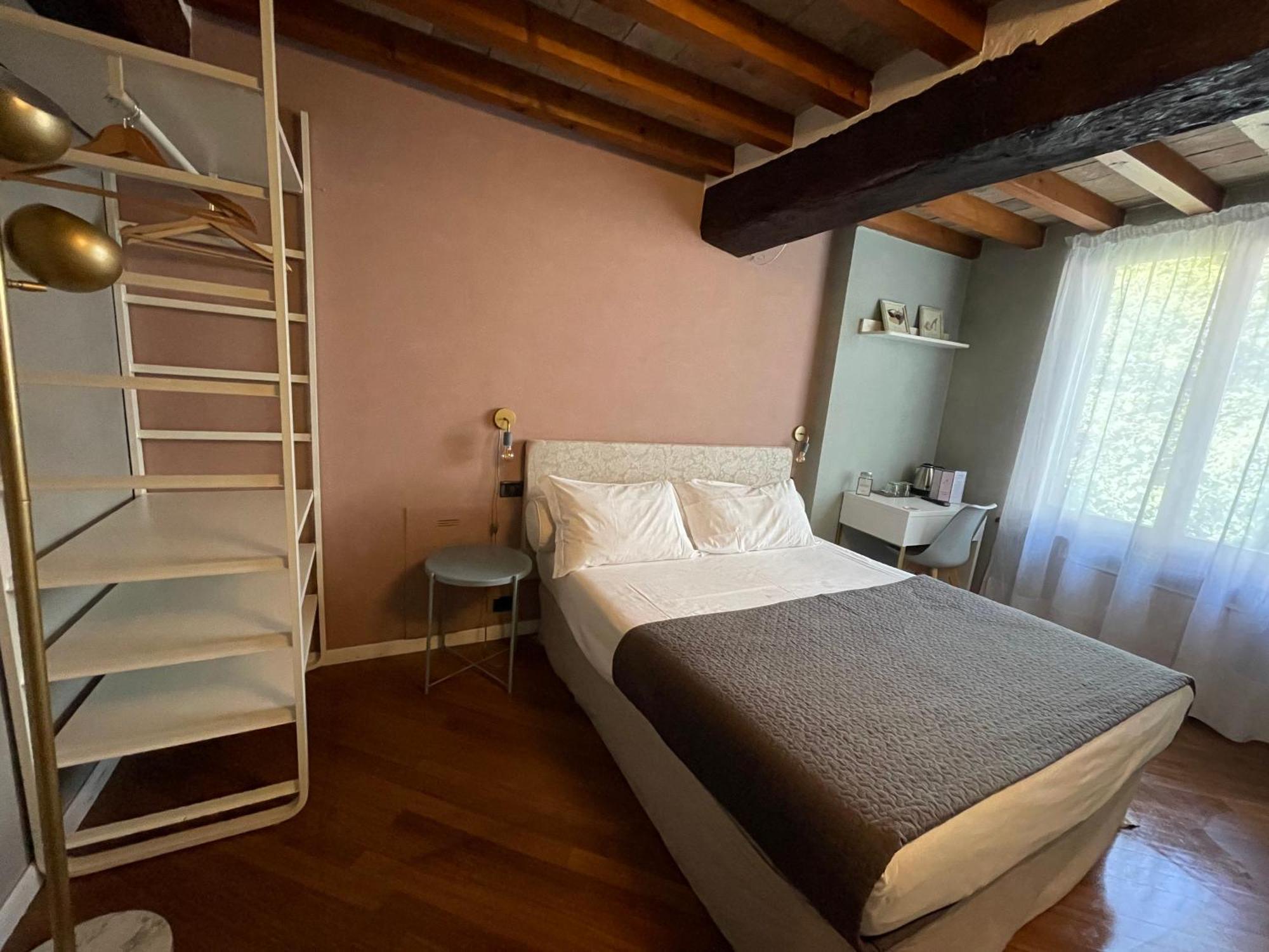 Le Camere Di Bsuites Affittacamere Парма Екстериор снимка