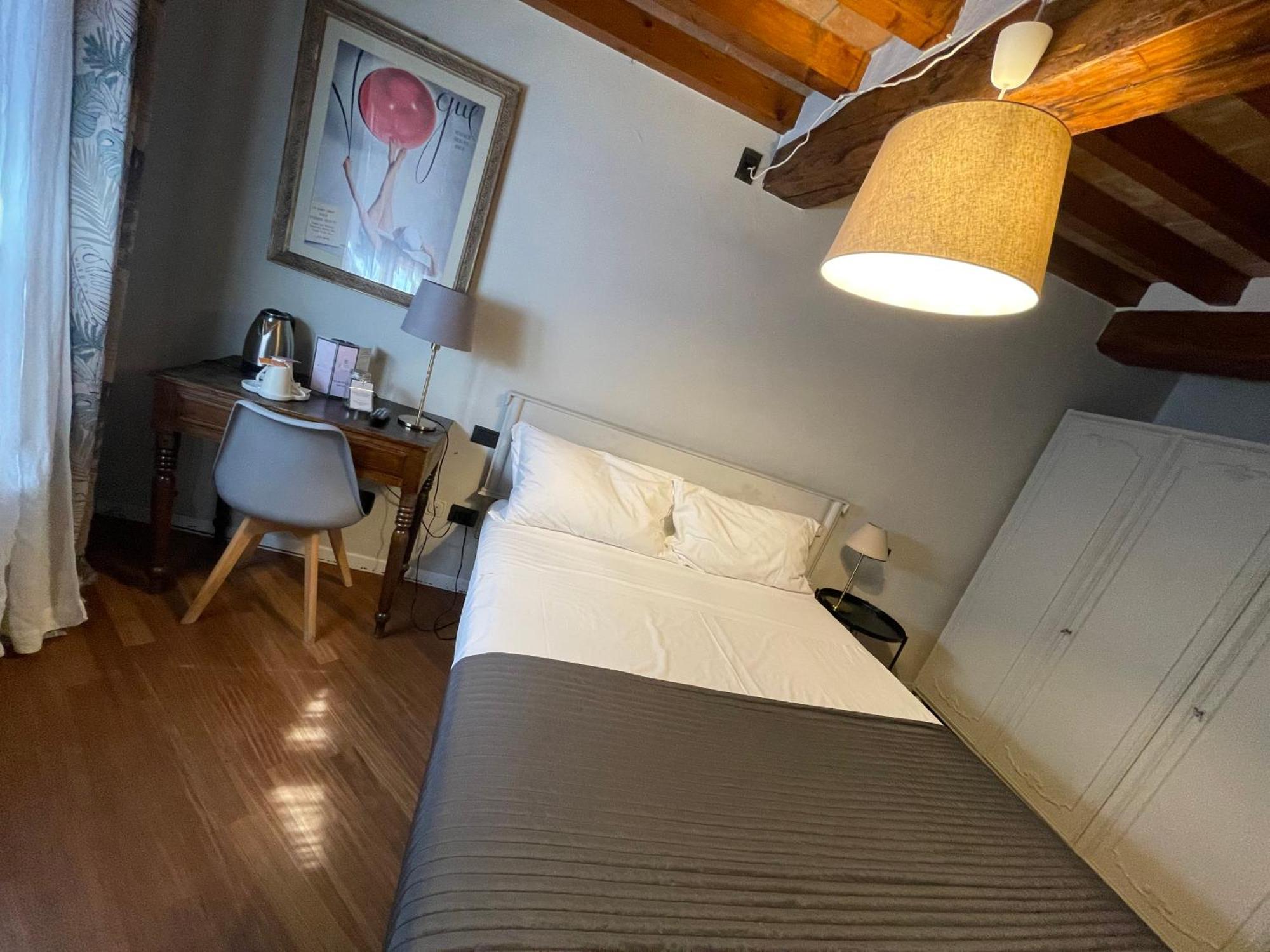 Le Camere Di Bsuites Affittacamere Парма Екстериор снимка