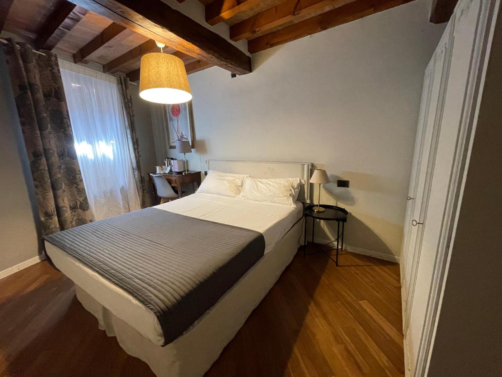Le Camere Di Bsuites Affittacamere Парма Екстериор снимка