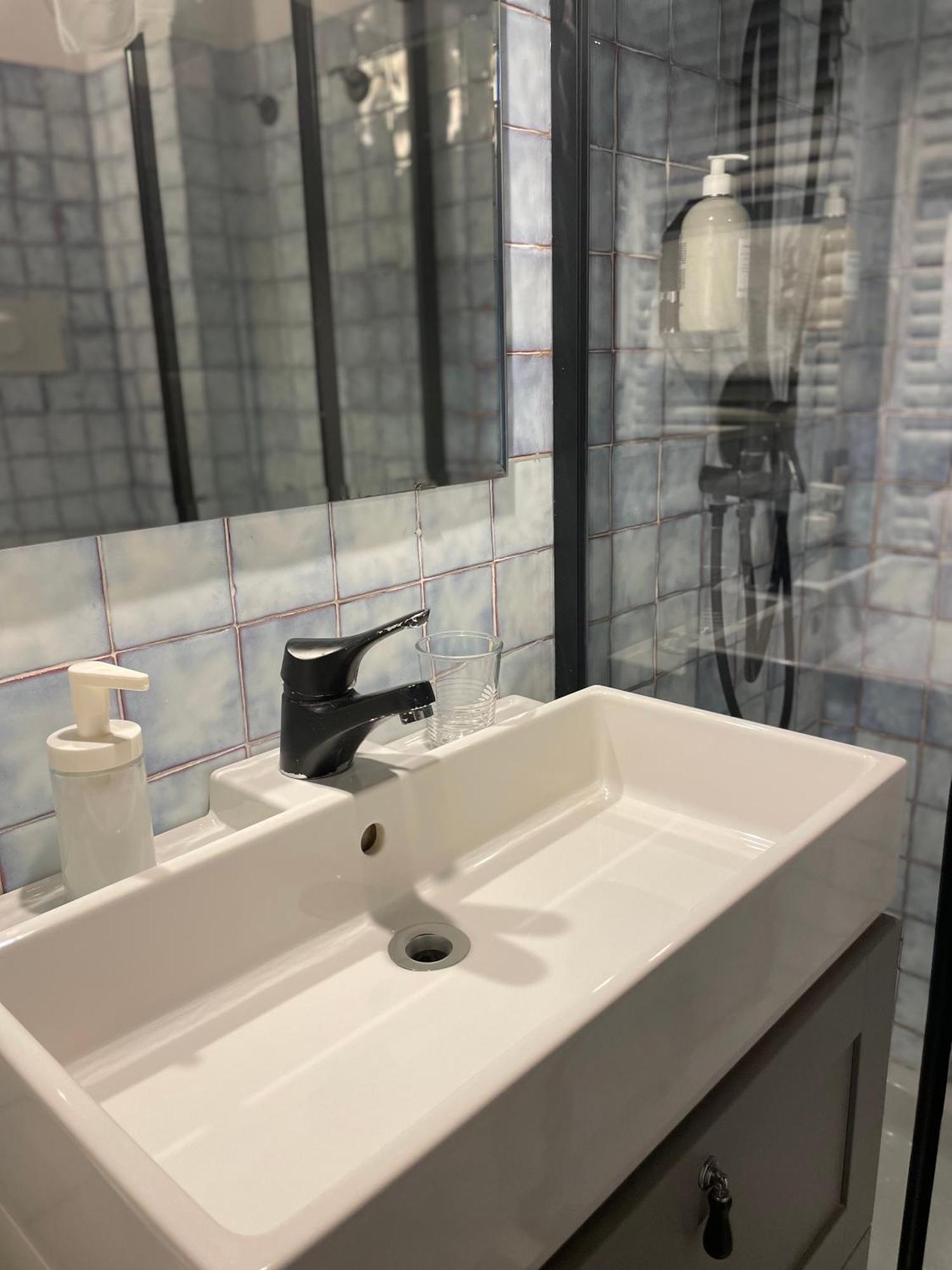 Le Camere Di Bsuites Affittacamere Парма Екстериор снимка