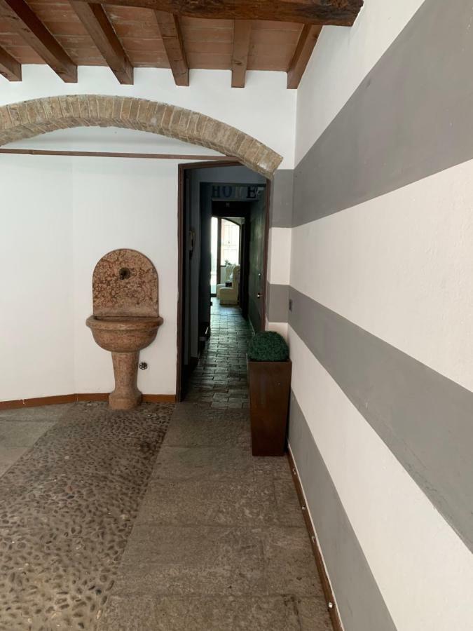 Le Camere Di Bsuites Affittacamere Парма Екстериор снимка